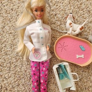 Barbie Pet Doctor Veterinarian Doll with Puppy and Kitty Accessories- works!